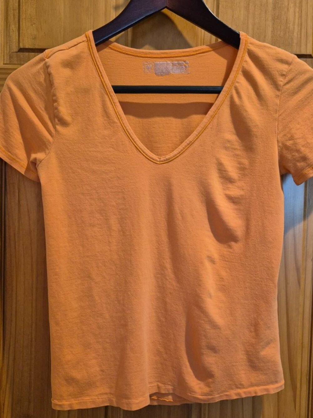 GAP Body Stretchy Orange T-Shirt (Medium that fits like Small)
